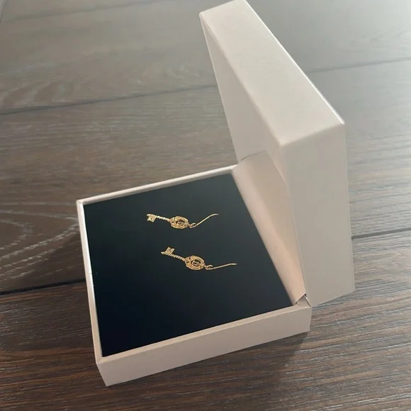 Club 33 Disneyland Exclusive Key Gold Earrings Rebecca Hook 🔑💙 - Picture 10 of 15